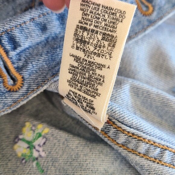 The GREAT. The Boxy Jean Jacket Flower Embroidery Slightly Distressed Size 1 - Picture 5 of 11